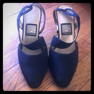 Tiki brand “Nina” black heel. Mixed size 8/8-1/2 N